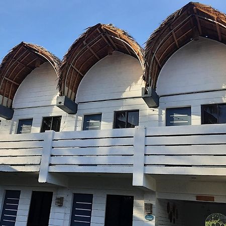 Point F Siargao Apartment Catangnan Luaran gambar
