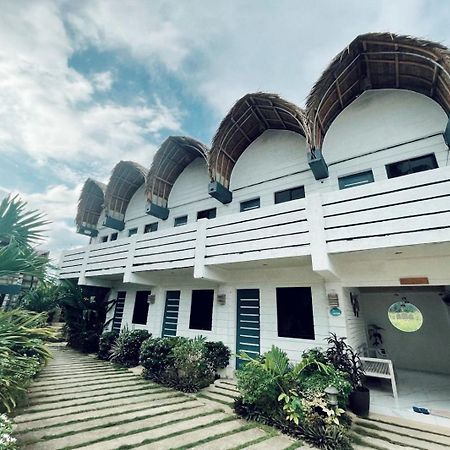 Point F Siargao Apartment Catangnan Luaran gambar