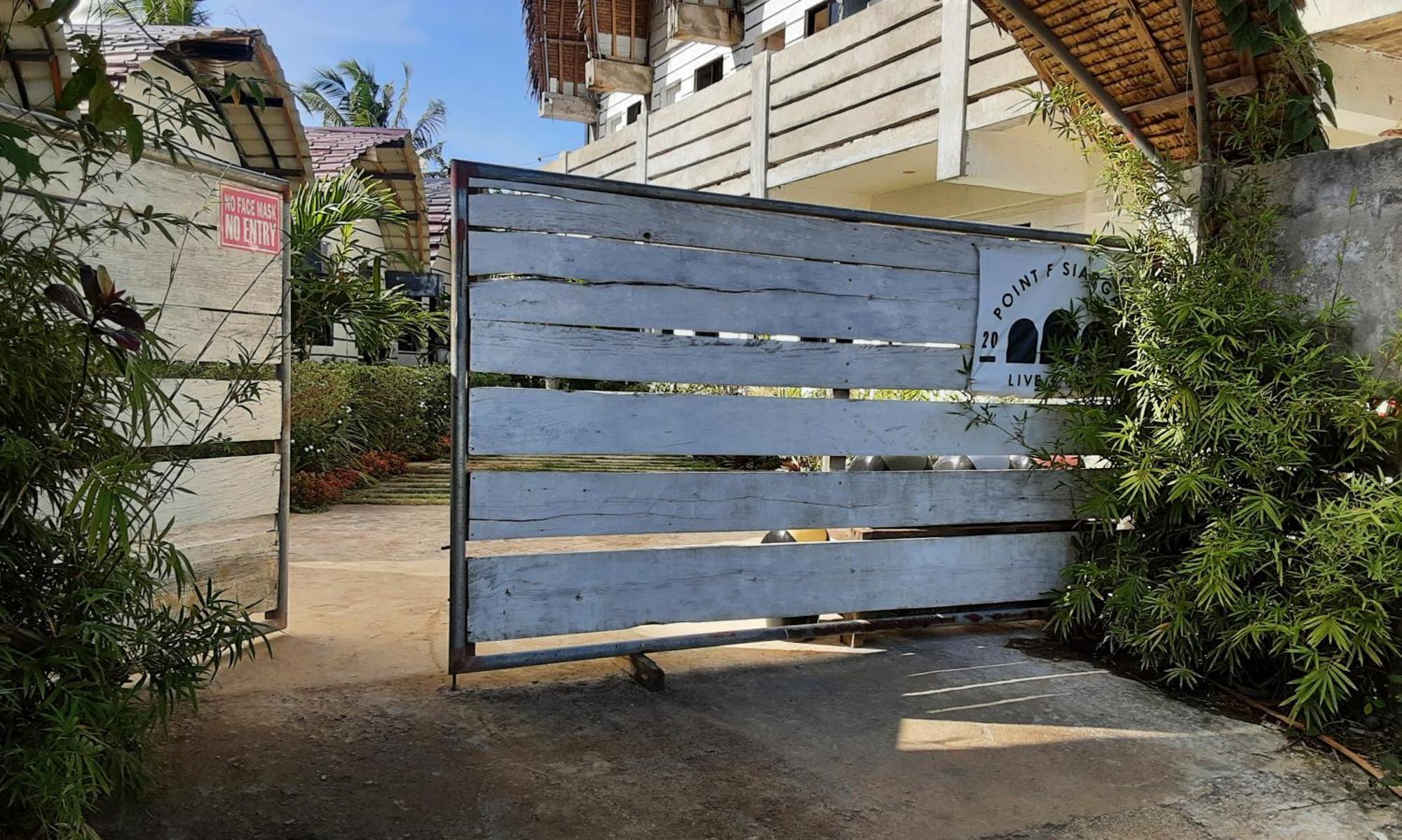 Point F Siargao Apartment Catangnan Bilik gambar