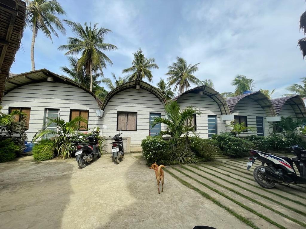 Point F Siargao Apartment Catangnan Luaran gambar