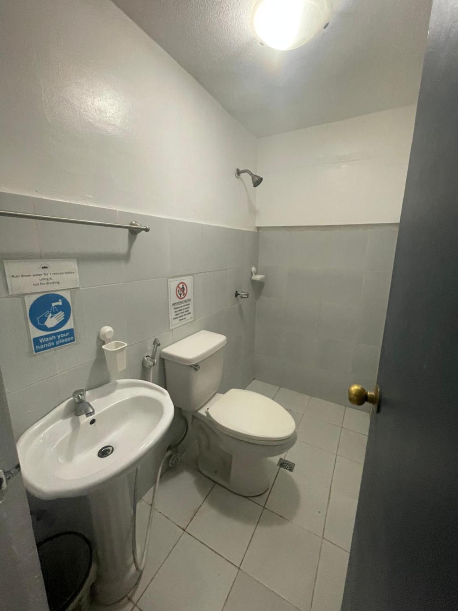 Point F Siargao Apartment Catangnan Luaran gambar