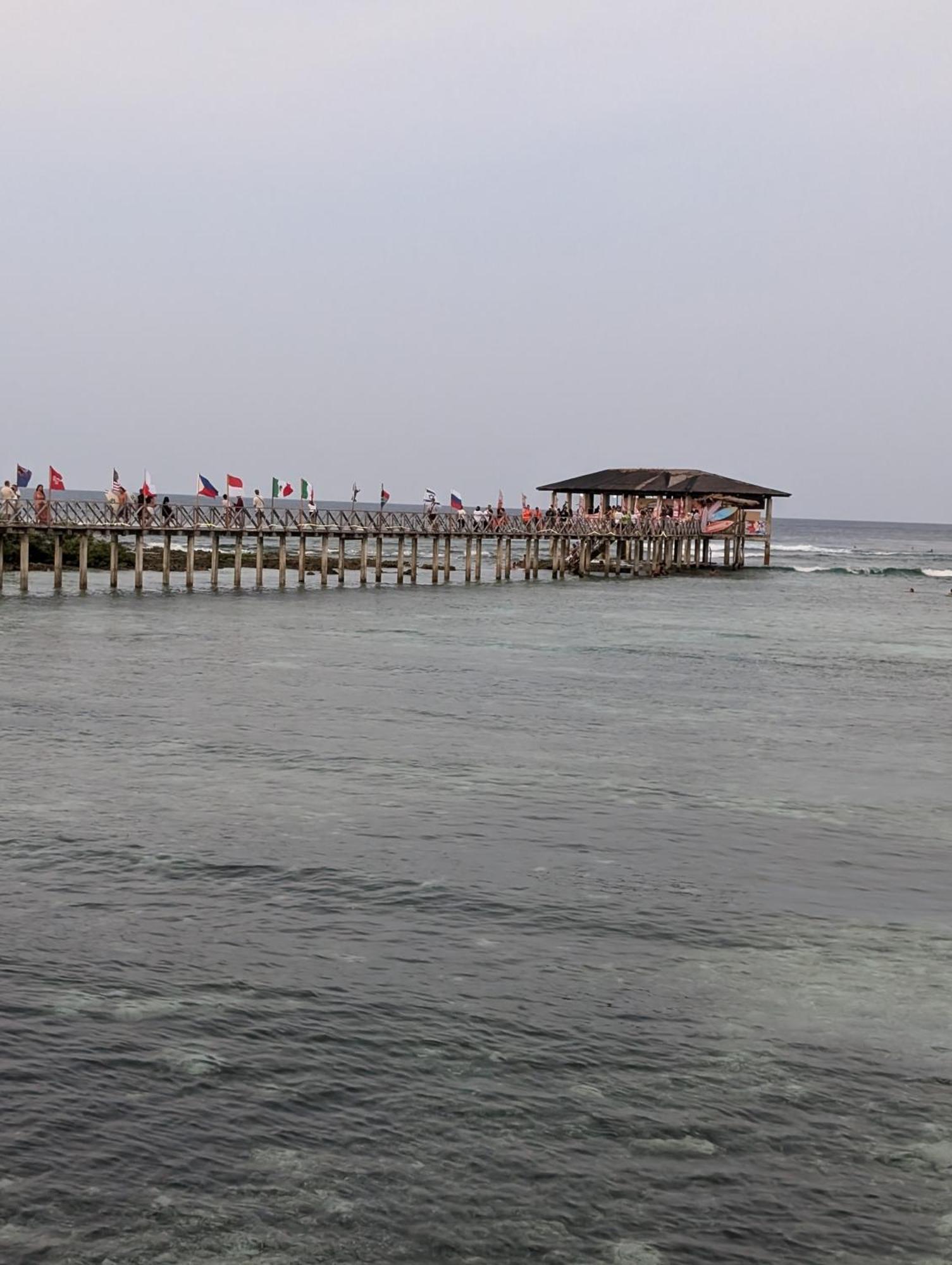 Point F Siargao Apartment Catangnan Luaran gambar